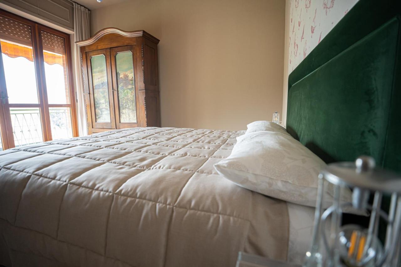 Ca'Du Lin - Jacuzzi Bed & Breakfast Cisterna dʼAsti Dış mekan fotoğraf