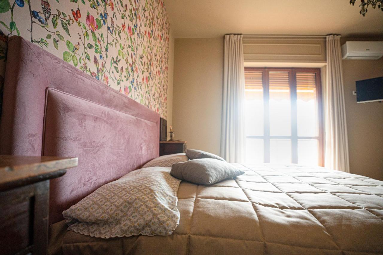 Ca'Du Lin - Jacuzzi Bed & Breakfast Cisterna dʼAsti Dış mekan fotoğraf