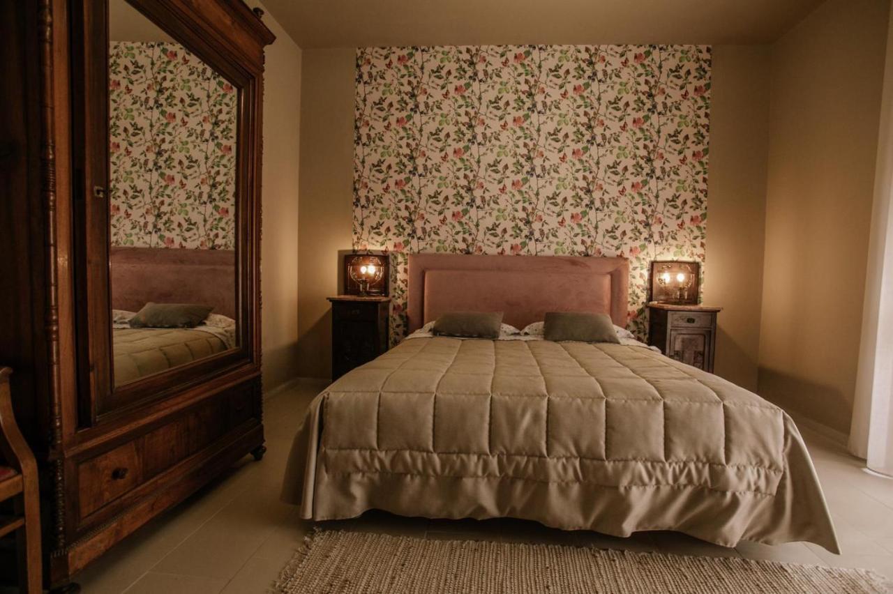 Ca'Du Lin - Jacuzzi Bed & Breakfast Cisterna dʼAsti Dış mekan fotoğraf
