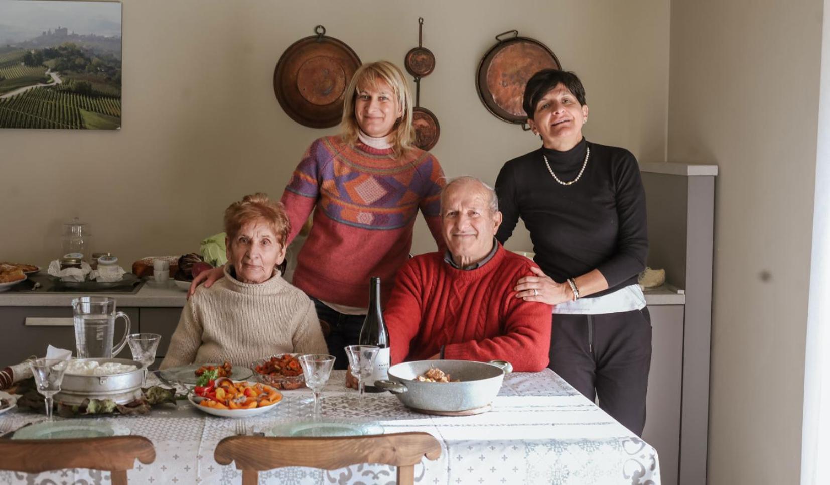 Ca'Du Lin - Jacuzzi Bed & Breakfast Cisterna dʼAsti Dış mekan fotoğraf