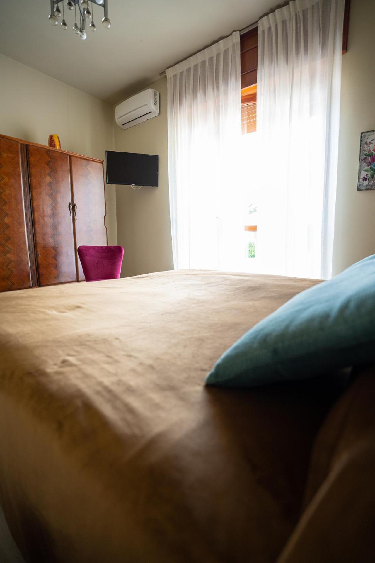 Ca'Du Lin - Jacuzzi Bed & Breakfast Cisterna dʼAsti Dış mekan fotoğraf
